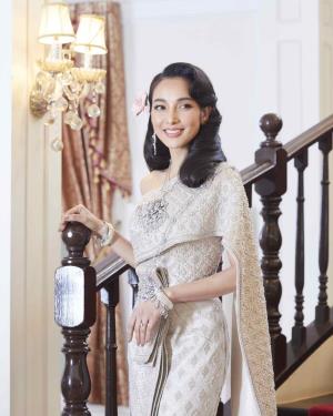 ชุดไทยเจ้าสาว ชุดไทยจักรพรรดิ์ เช่าที่แบมบี้ เวดดิ้ง ห้วยขวาง